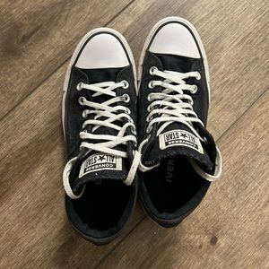 Converse women’s size 8